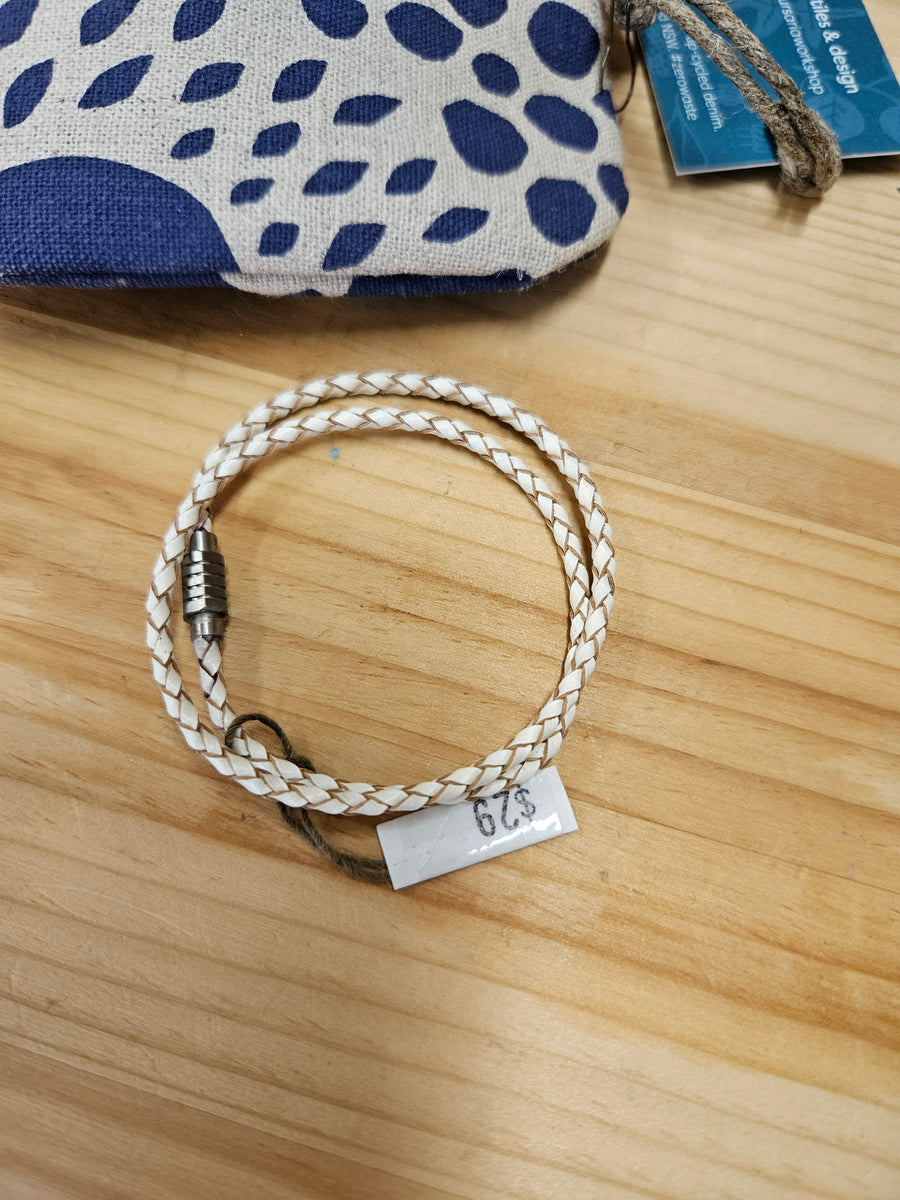 Bracelet double strings – Trove Canberra